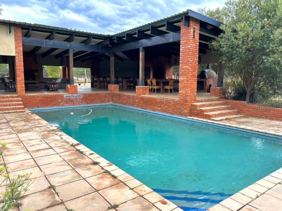 10 Bedroom Property for Sale in Hartbeesfontein North West